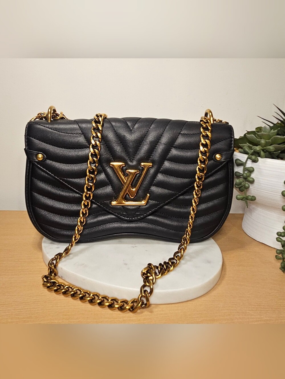 Louis Vuitton New Wave Chain Bag Quilted Leather MM - Picture 3 of 12